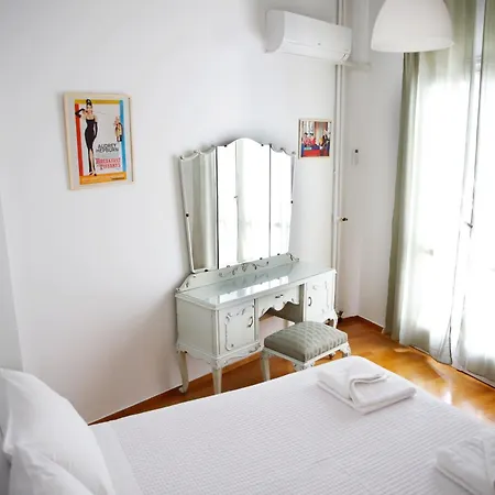 Chic 4Th Floor Apt, Large Balcony, Cinema View Athènes Extérieur photo