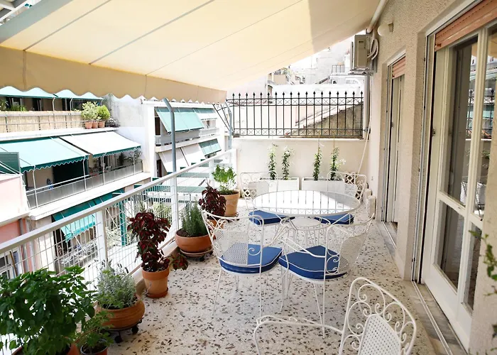 Chic 4Th Floor Apt, Large Balcony, Cinema View