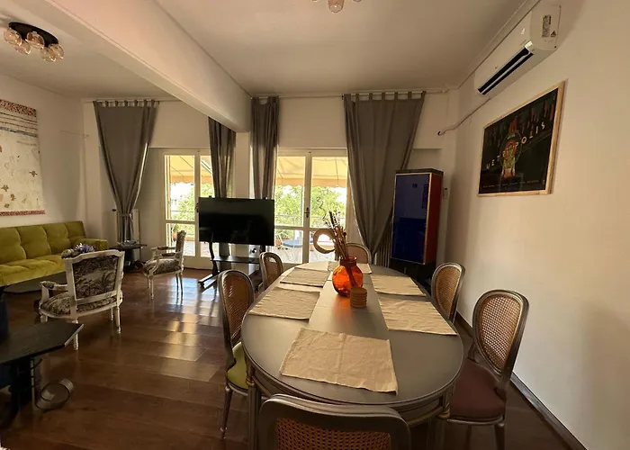 Chic 4Th Floor Apt, Large Balcony, Cinema View