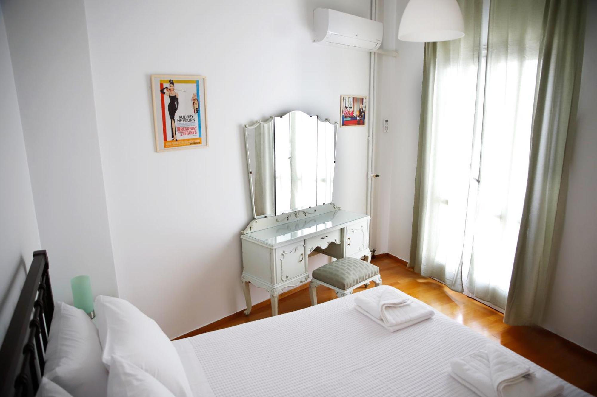 Chic 4th Floor Apt, Large Balcony, Cinema View Appartement *